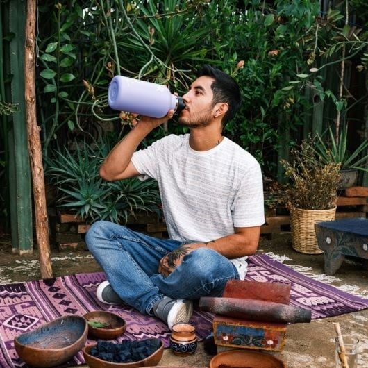 HYDRO FLASK 64OZ WIDE MOUTH 2.0 FLEX CAP SU24 BLACK