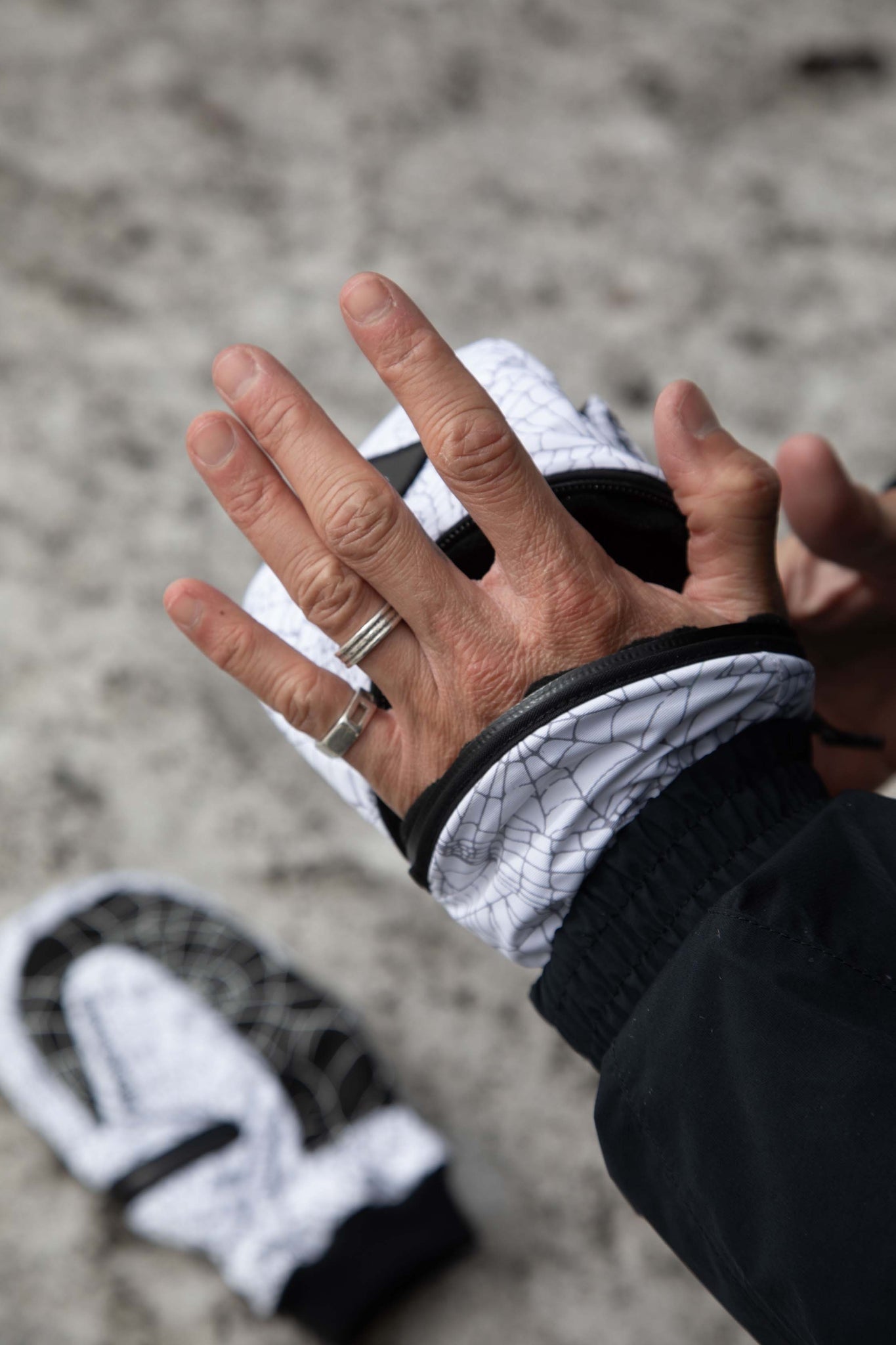 2026 DEATHGRIP GHOUL MITT WEB