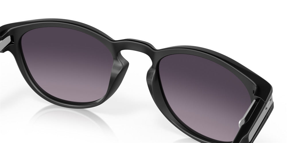 OAKLEY LATCH MATTE BLK SUNGLASSES w/ PRIZM GRY GRADIENT LENS