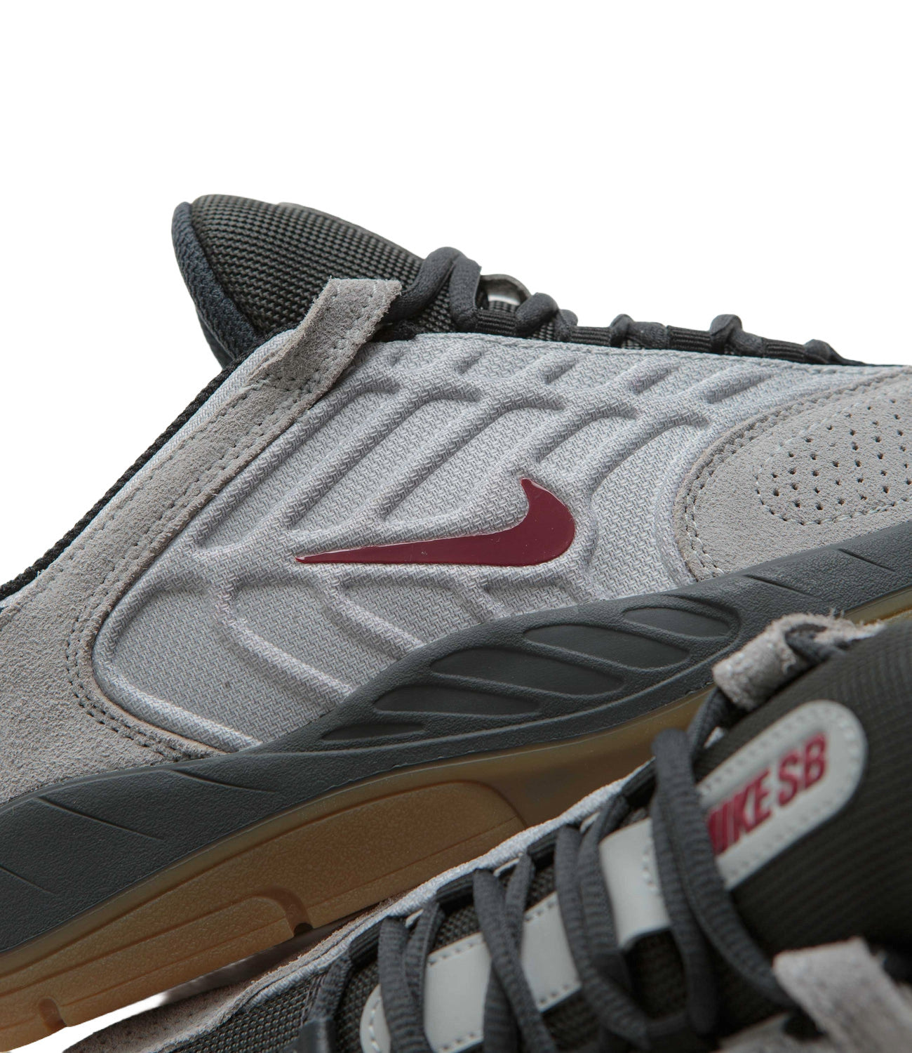 NIKE SB MENS VERTEBRAE SHOE SP25 LT SMOKE GREY/DK TEAM RED