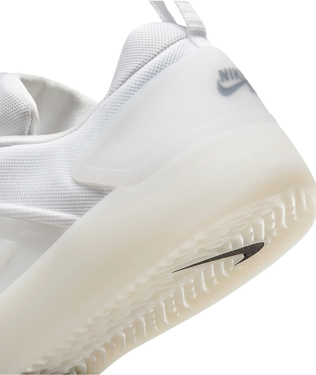 NIKE SB MENS ZOOM NYJAH 4 SHOES FA25 (100) WHITE/BLACK