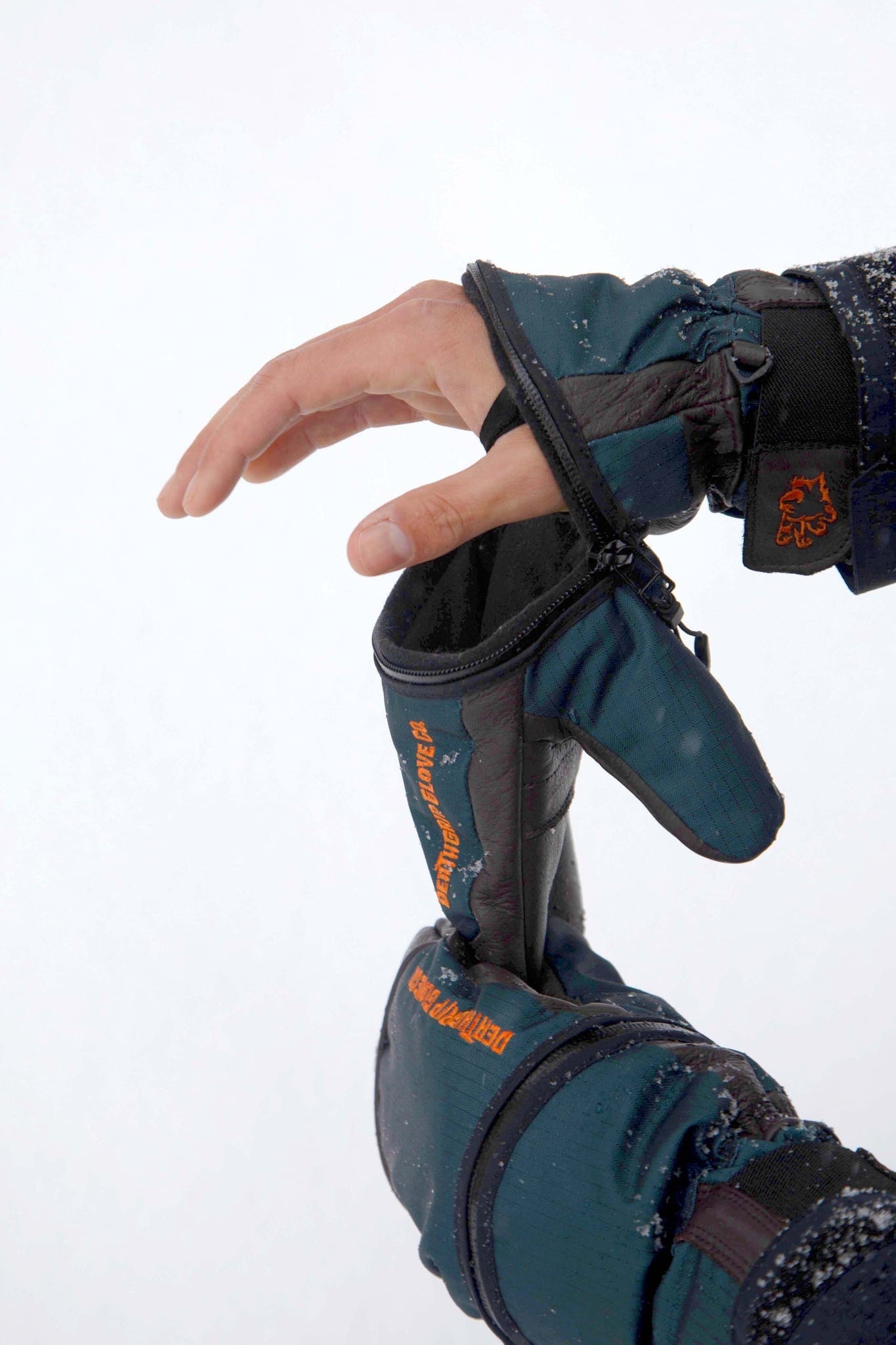 2026 DEATHGRIP WEREWOLF MITT FOREST