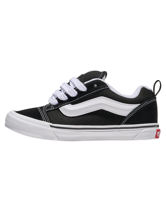 VANS YOUTH BOYS KNU SKOOL SHOES FA24 (6BT) BLACK/TRUE WHITE